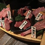 あか牛焼肉専門 和牛一頭流 肉萬 - 