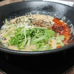 小籠包茶樓 龍哉 - 担々麺