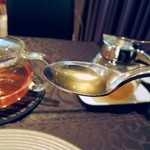 クィーンカフェ - はちみつも、味見してみました。味わい、コク、香りのしっかりしていました。