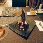 クィーンカフェ - 良質なカカオを大量に使用した作品で、お店の看板メニューだと思いました。