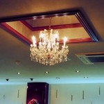 クィーンカフェ - シャンデリア。