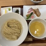 ラーメン 歩く花 - 昆布水つけ麺