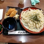 Kaisendon Gatten Sushi - うどん大 820円、いなり 180円