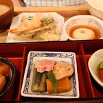 京都石塀小路豆ちゃ - おばんざい三種と天ぷら