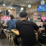 餃子ノ酒場 太陽ホエール - 賑わう店内