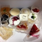 トスカーナの休日 - ケーキ11個買いました