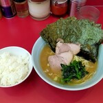 武蔵家 - ラーメン並800円+無料ライス