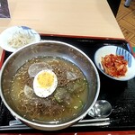 韓国家庭料理 ソナム - ミズ冷麺定食　1000円　白菜キムチとモヤシナムル付き