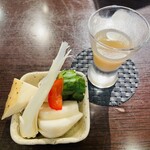 里葉亭 - お通し 桃の食前酒