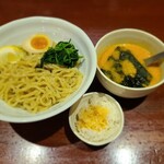 乃木坂ラーメン 東京食品 まる彦 - 