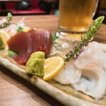 牛ホルモンと鮮魚 牛富屋 - お造り3種盛り合わせ