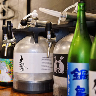 唎酒師厳選の日本酒は30種以上◎フレッシュな樽詰めも味わえる
