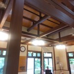 四万清流の湯 - 座敷ではない休憩所