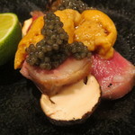 鳥茂 - 松茸のサーロイン巻き、雲丹とキャビア載せ1