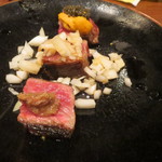 鳥茂 - 和牛サーロイン3種薬味食べ較べ：雲丹＆キャビア、アンチョビ、鬼おろし1