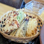 食彩酒房　わごころ - 竹輪と野菜の天ぷら