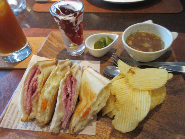 SIMON GALLERY CAFE &ndash; 大和町のギャラリーカフェ