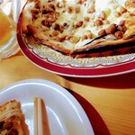 田舎カフェレストラン めもりい - 納豆ピザ