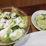 キッチン ブルー グローブ - サラダ、お新香のアップ