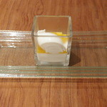 hiroto - ココナッツのブランマンジェとパッションフルーツのソース