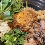 極太麺 まな屋 - 赤