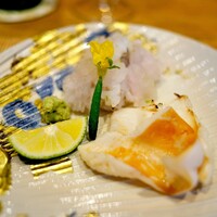 祇園 にし - お造り、ハモと炙ったイシカゲ貝。