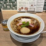 むぎとオリーブ - 今日は久しぶりの鶏SOBA大、味玉！大盛りは以前は
      
      無料でしたが、今は100円増しです。