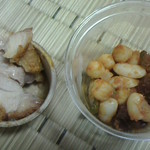 KITCHEN TSUNAGU - 鶏焼きと付け合せの野菜