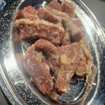 塩ホルモン 周吾 - にんにく豚ハラミ♬