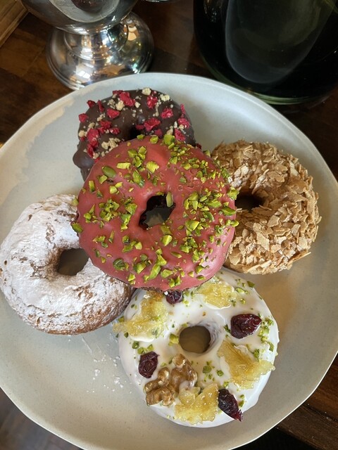 まるちゃん ドーナツshop まるちゃん ドーナツshop A fresh donut specialty store with