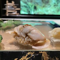 渋谷 鮨 スブリム TOKYO - 低温調理でねっとりした食感と濃厚な肝。あっさりとしたツメが合う。