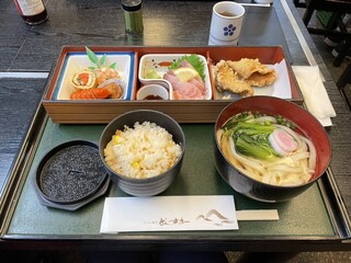 うどん割烹 どんすきー - 日替りランチ　1,050円