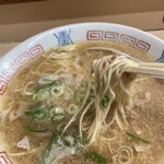 八ちゃんラーメン - 麺はこげんよ