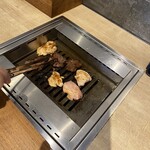 焼肉ラウンジ うしのよだれ - 料理写真:ハラミと鶏