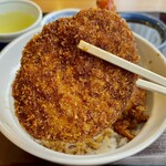 ヨーロッパ軒 - 3種盛りスペシャルカツ丼（¥1,280）
            └メンチカツ1