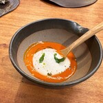 Imparfait - トマトの冷製スープ、ローズマリーの泡