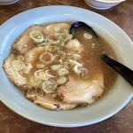 くるまやラーメン - おつまみチャーシュー

汁に浸かった婦中町店スタイル。


ん！？


この汁　美味ぇーぞ。


各店舗　味が違う『くるまやラーメン』


一期一味