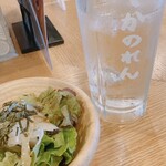 鶏居酒屋でかのれん - サラダ付き