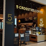 5 CROSSTIES COFFEE - お店の外観