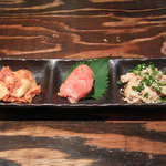 博多もつ鍋おおやま - 白菜キムチ、明太子、柔らか酢モツ