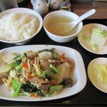 昌龍飯店 - 肉野菜炒め定食
