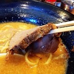 おがわや - 肉厚ロースチャーシュー。