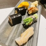 新宿 鮨 よこ田 - お寿司2皿目: 干瓢巻き、ヒラメの縁側、芽ねぎ、穴子、玉子