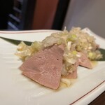 居酒屋 和ひろ - レバ刺し。ボリューミーです！コレまた胡麻油で上手く味付け