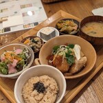 玄米カフェ 実身美  京橋店 - 