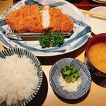 とんかつ 神楽坂 さくら - 三元豚 ロースかつ定食(140g)_¥1,408