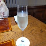 オーベルジュ はなぶさ 日光 - まずは乾杯 スパークリングワイン (サービス)