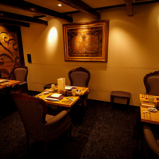 最大8名様まで利用可能なゆったりお過ごし頂けるテーブル席