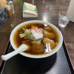 Chuuka Soba O Oishiya - 今日はスープ薄い。チャーシューもあまり。めちゃくちゃ混んでるからも有ると思う