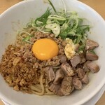 Mendou Shuhari - ♢チャーシュー、豚ミンチ、フライドオニオン、ネギ、卵黄入り　　中太麺